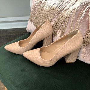 New blush faux snake skin block heel in 6.5!